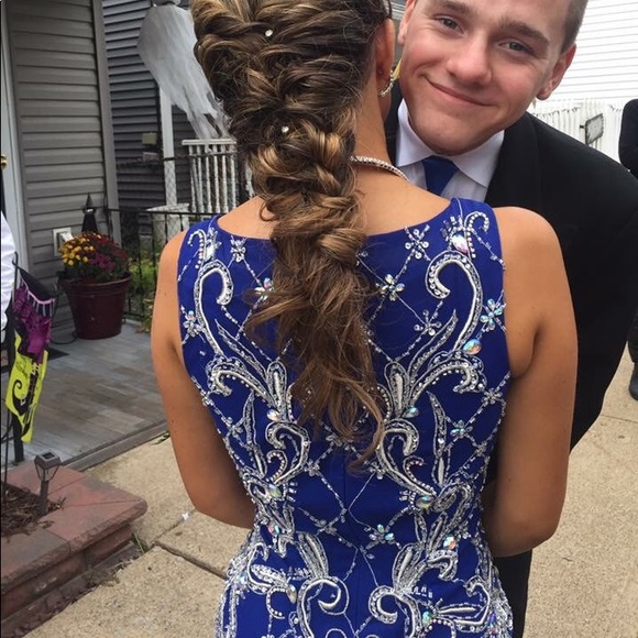 Formal Dress - Picture 4 of 8